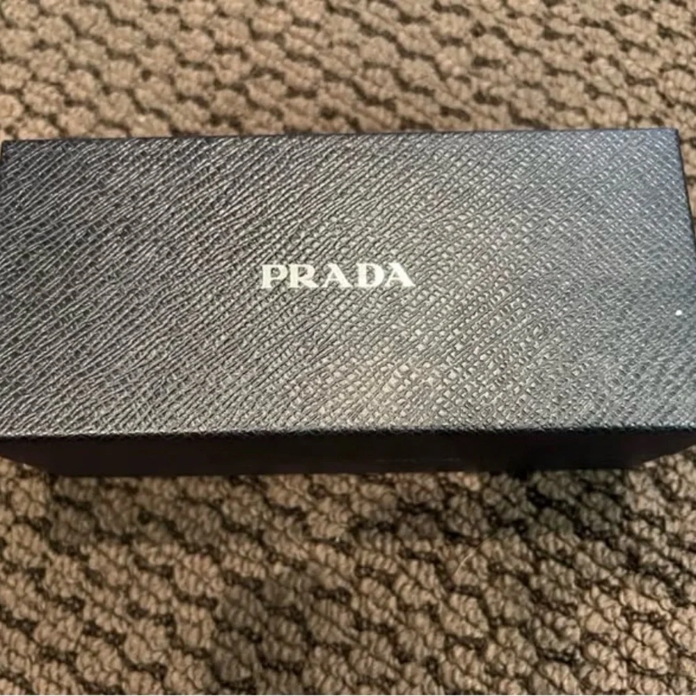 Prada Elegant Black Sunglasses for Women Style SPR 010 - Picture 8 of 8